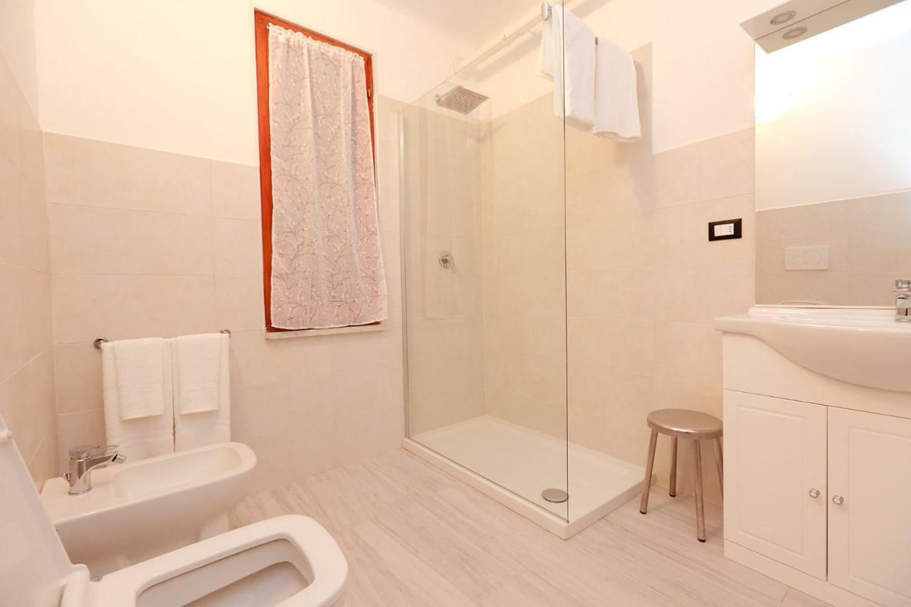 מנרולה Willy'S Apartment מראה חיצוני תמונה